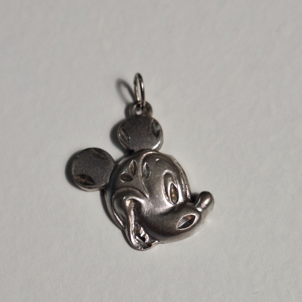 Vtg Sterling Silver Disney Mickey Mouse Face Head Pendant Charm .75" 1.83g - Picture 8 of 8